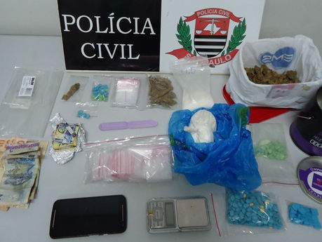 Trio é preso com ecstasy, LSD, cocaína e maconha no Jd. Bongiovani