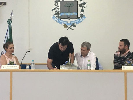 Vice-Prefeito de Presidente Bernardes assume o Poder Executivo
