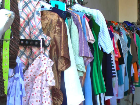 Bazar beneficente está sendo realizado em Presidente Bernardes