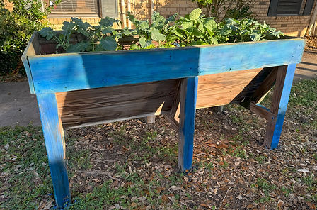 columbus-garden-club-columbus-oaks-vegetable-garden-planter.jpg