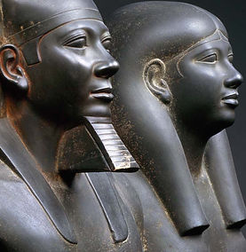 King-Menkaura-Mycerinus-and-queen3_s.jpg
