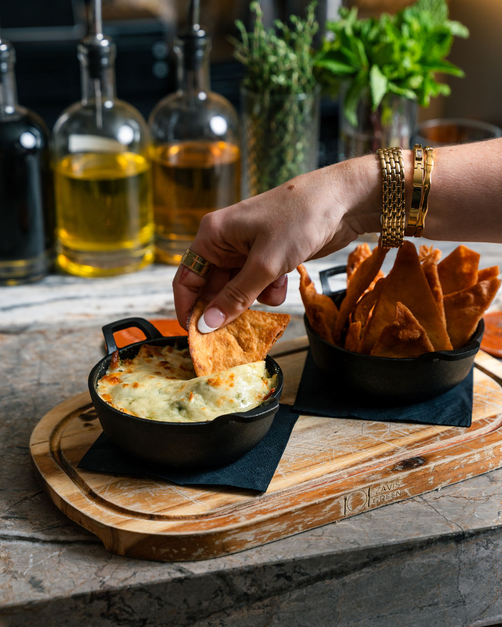 Two Twenty One - June 25 _ALEXANDROLOAYZA-05447.jpg