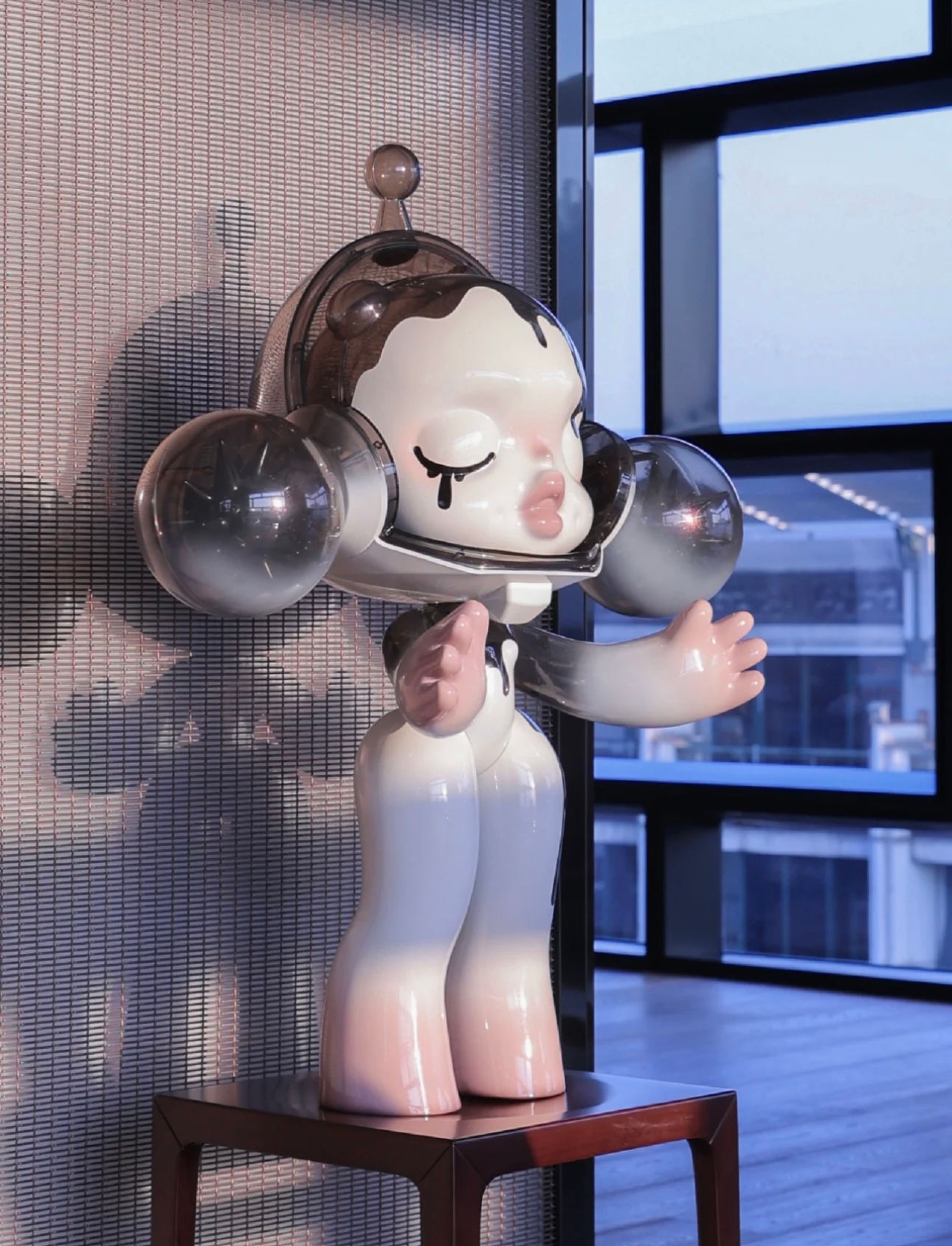 Skullpanda between light and dark