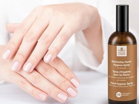 Natürlicher Hand-Hygiene-Spray mit Arvenöl und Rosenwasser