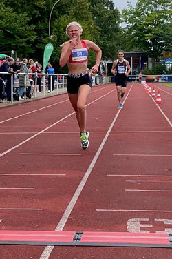 5 km - Teamwettkampf - Wolfenbütteler Stadtlauf - Ziel - Liv Ida 2