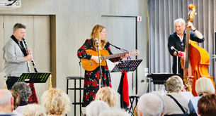 Concert live : la "Diva aux pieds nus" qui captive les cœurs au Centre Communal d'Action Sociale d'Antibes
