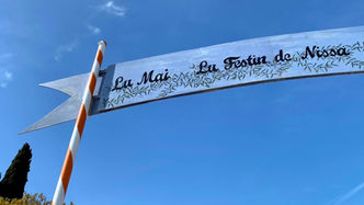 Bientôt 12 ans de création à la Fête des Mai : un parcours de femme et d’artiste au cœur de la culture niçoise