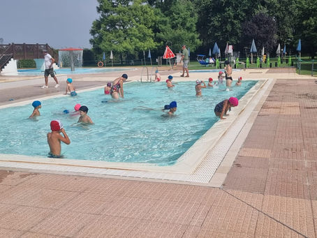 Stagno Lombardo 12.07.2023 - Tutti in piscina !
