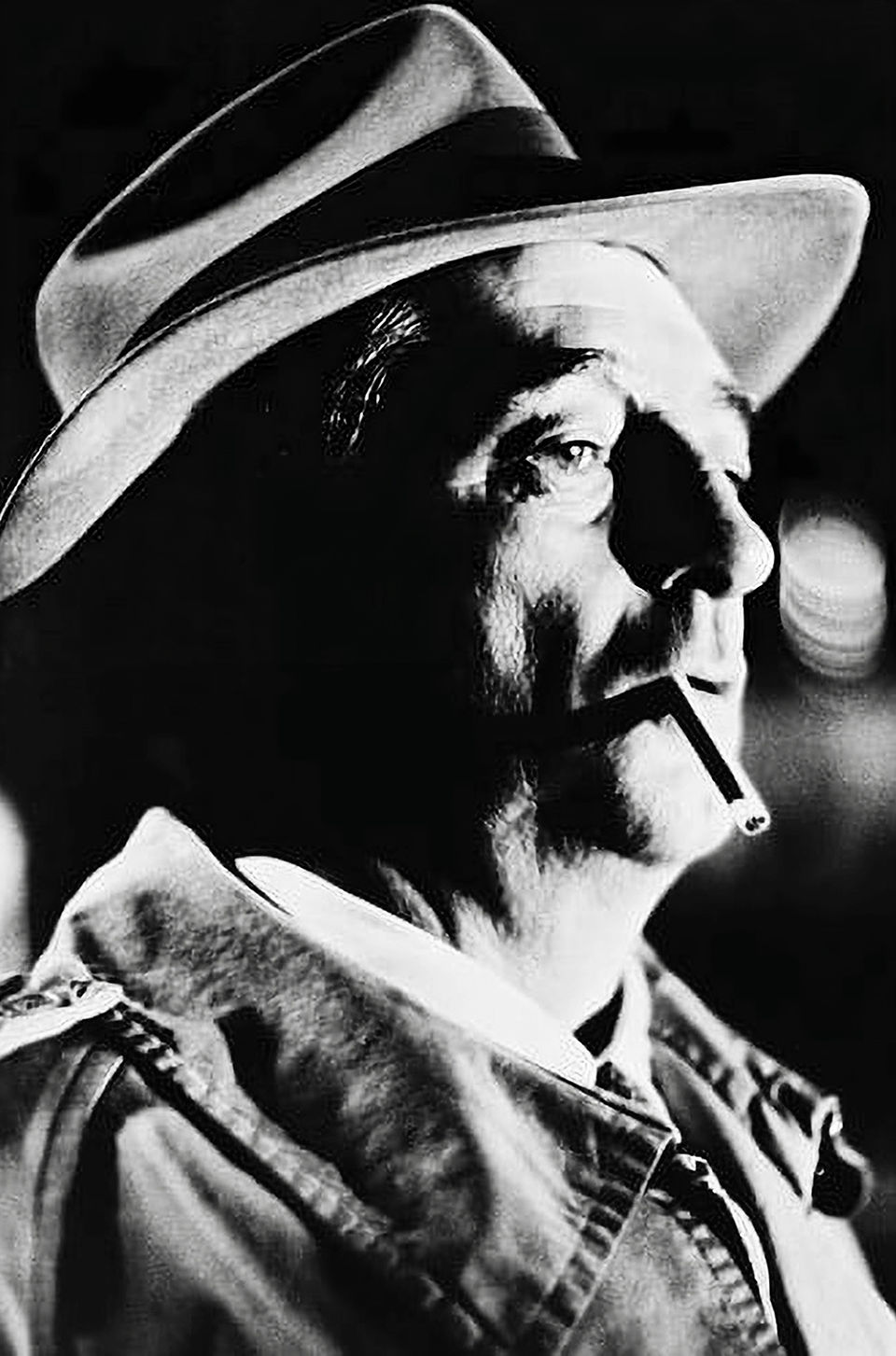 Robert Mitchum on set of "Farewell, My Lovely" 1975, directed by Dick Richards