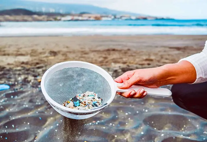 Photo from immago:  “How microfibres from synthetic clothing are damaging the planet”