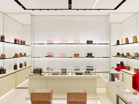 MC THANH THANH DẪN DẮT SỰ KIỆN KHAI TRƯƠNG CỬA HÀNG BURBERRY TẠI KHÁCH SẠN REX 