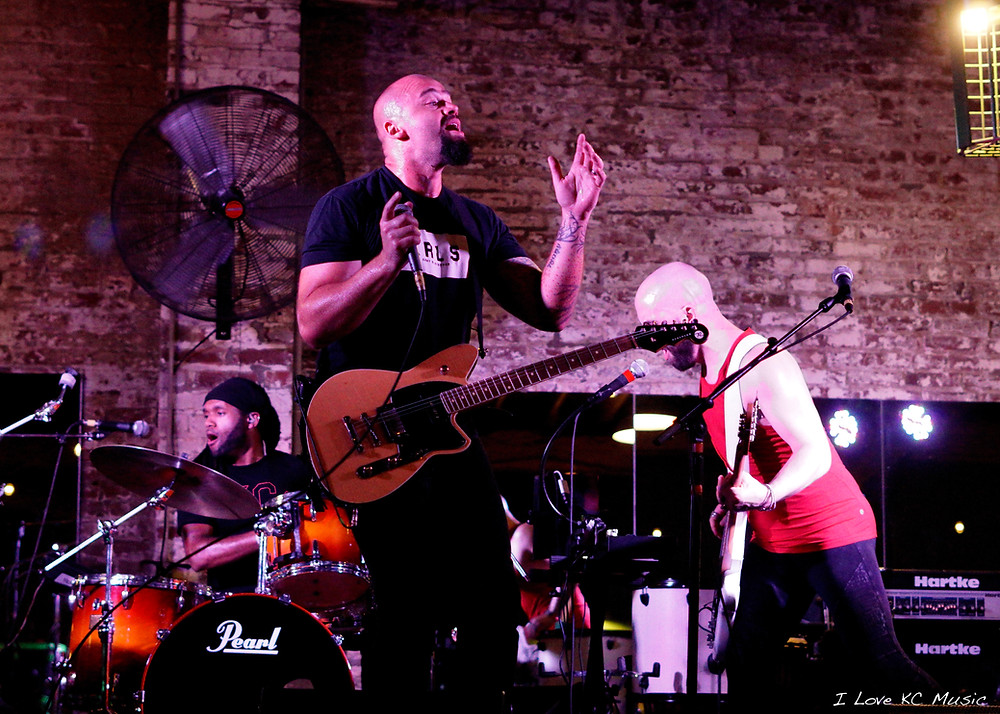 Run With It: Photo by Kimmy DeVries