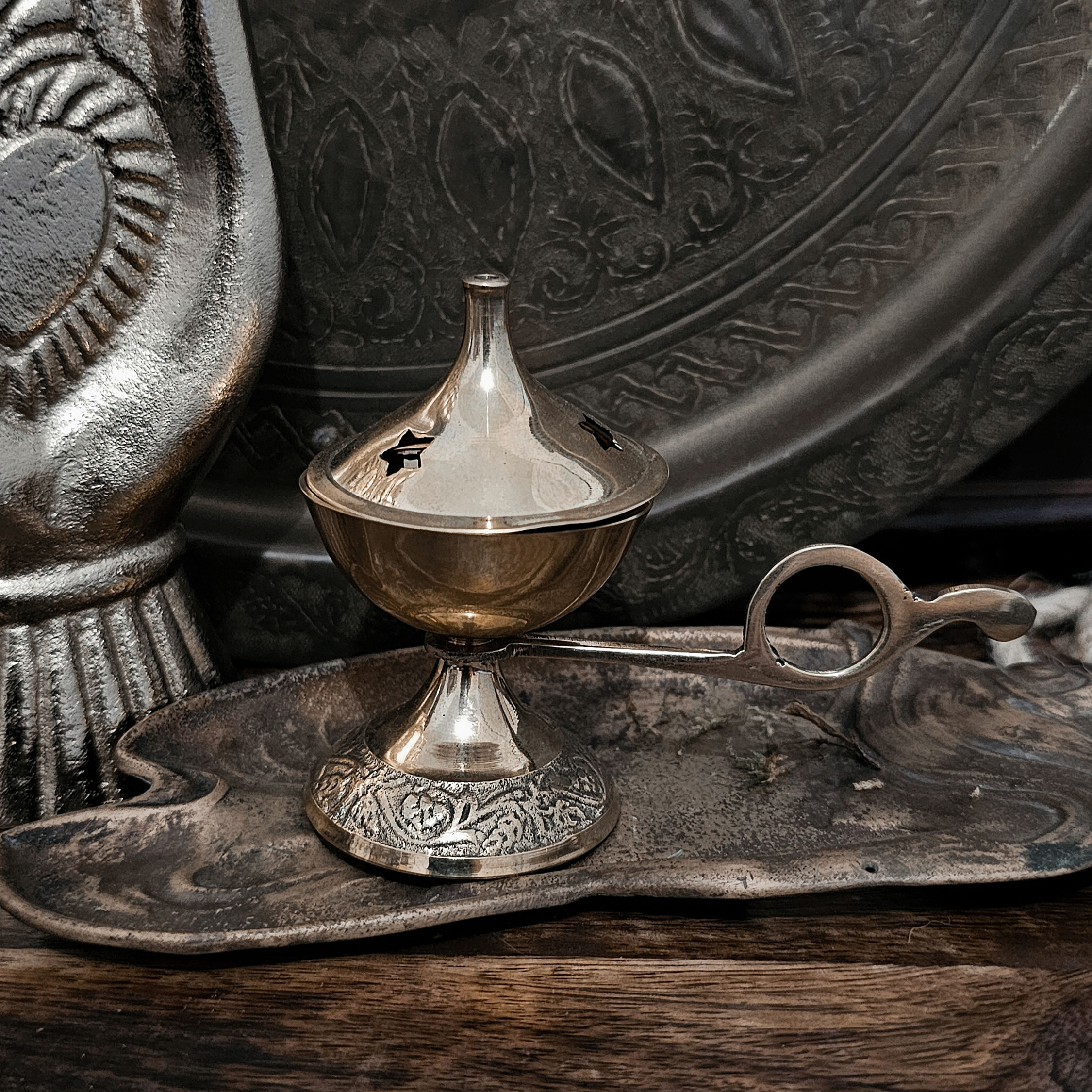 Encensoir en laiton doré avec poignée