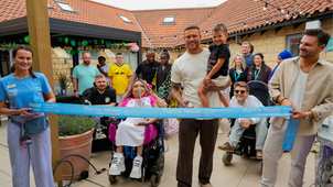 Love Island star Alex Bowen opens new children’s hospice courtyard inspired by the hit TV show