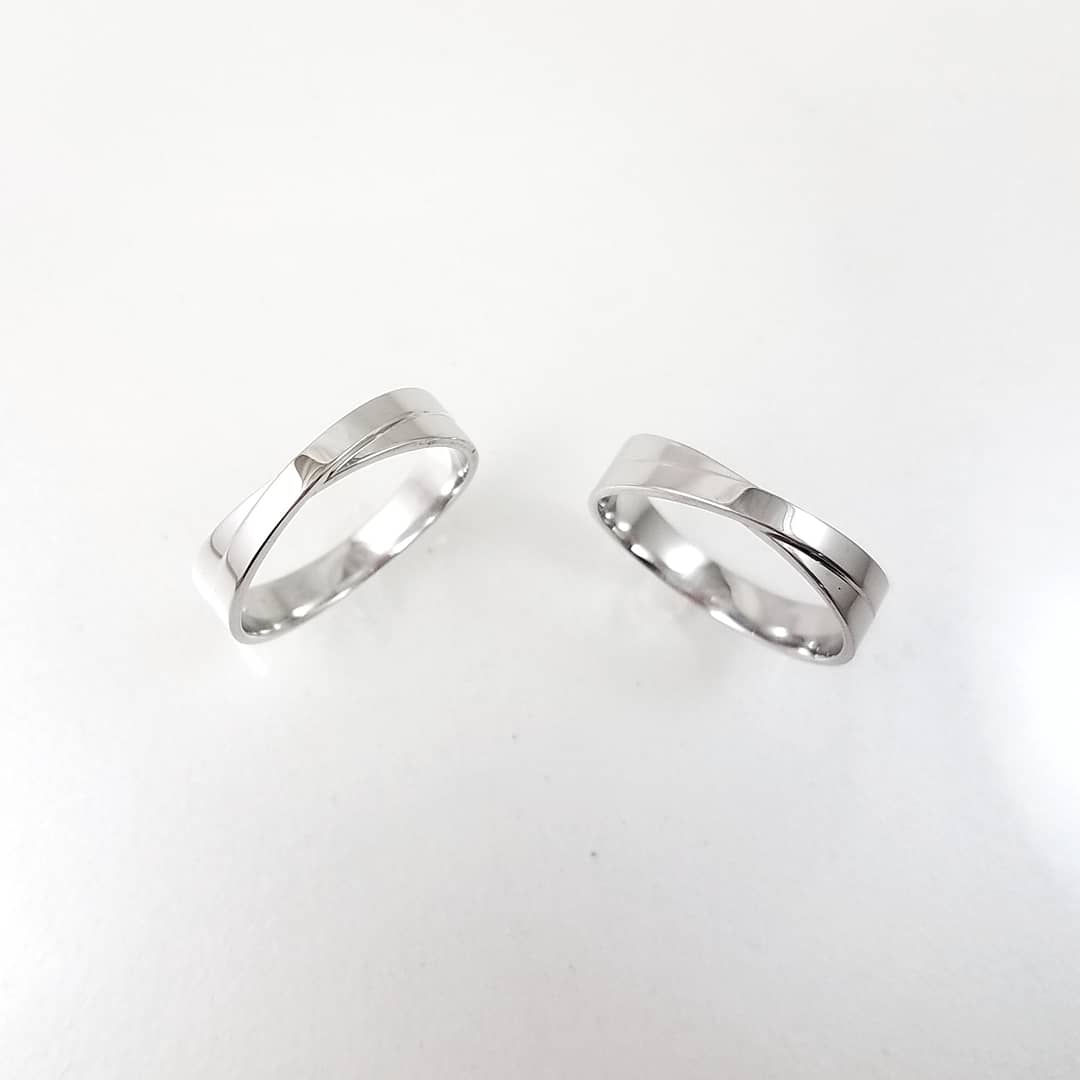 18k White Gold - Olympia Band