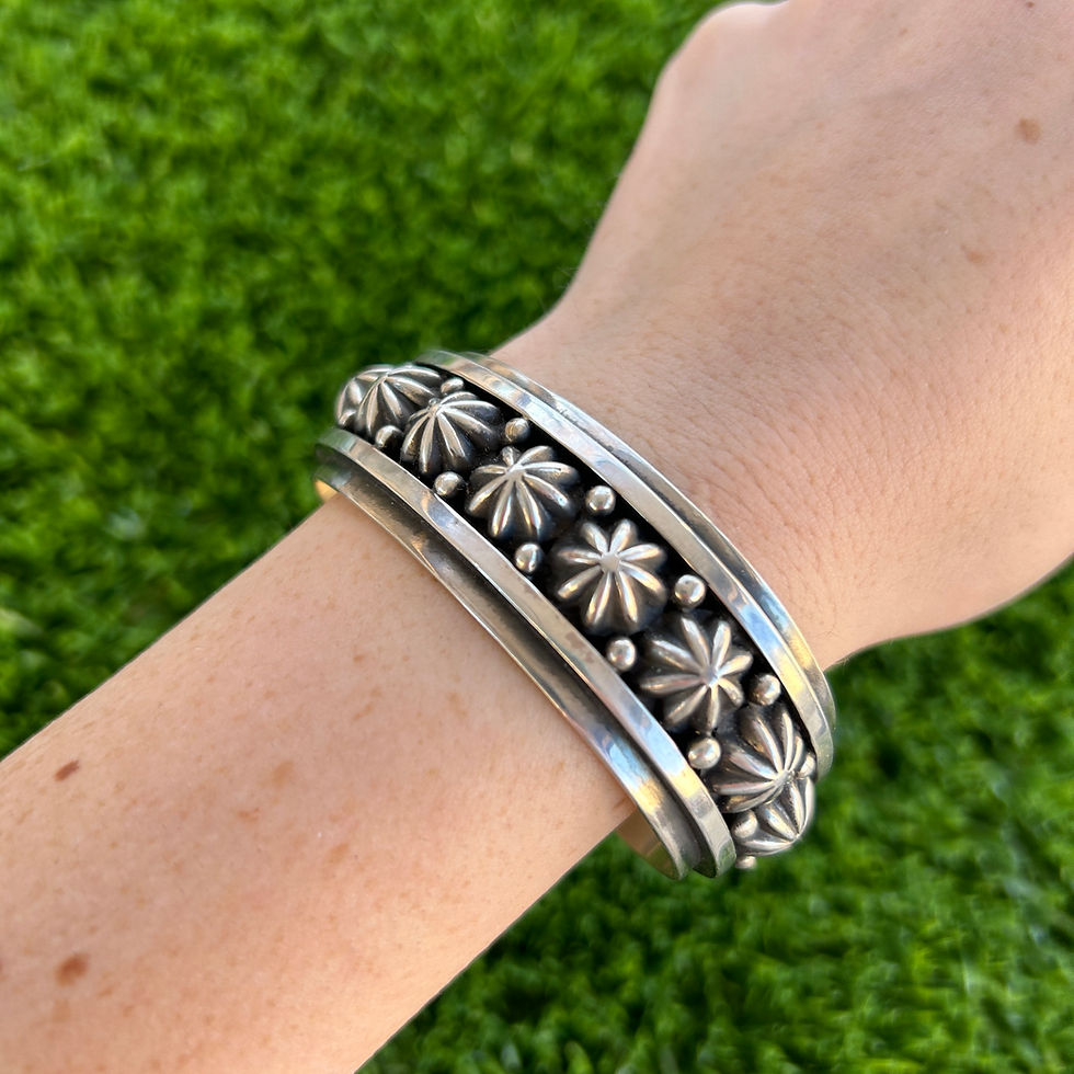 Thumbnail: M/LG Unisex Star Stud Framed Sterling Silver Cuff Handmade Navajo Happy Piasso