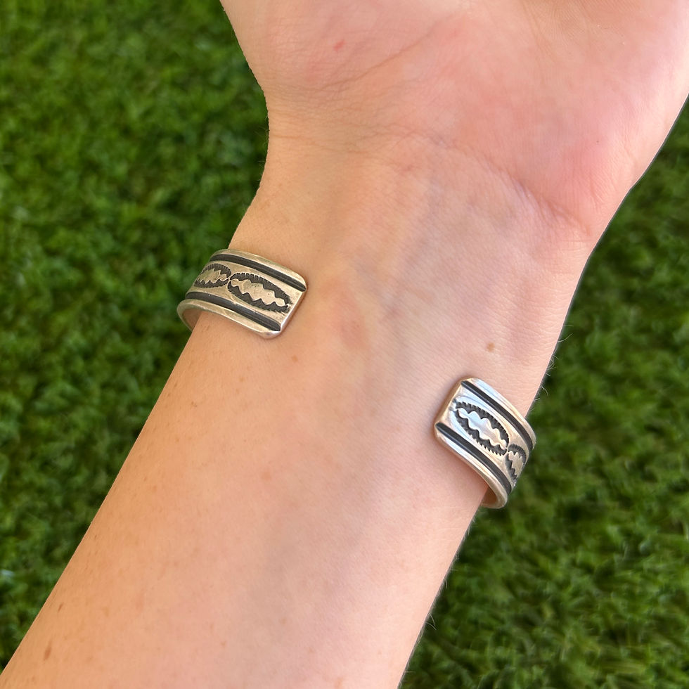 Thumbnail: S Rare Kingman Spiderweb Turq Sterling Arrow Cuff Handmade by Navajo Albert Jake