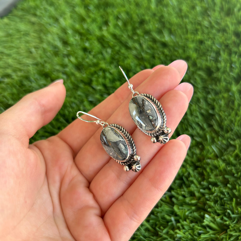 Miniature : Nevada Ribbon Variscite Oval Dangle Earrings Handmade by Navajo Linda Yazzie