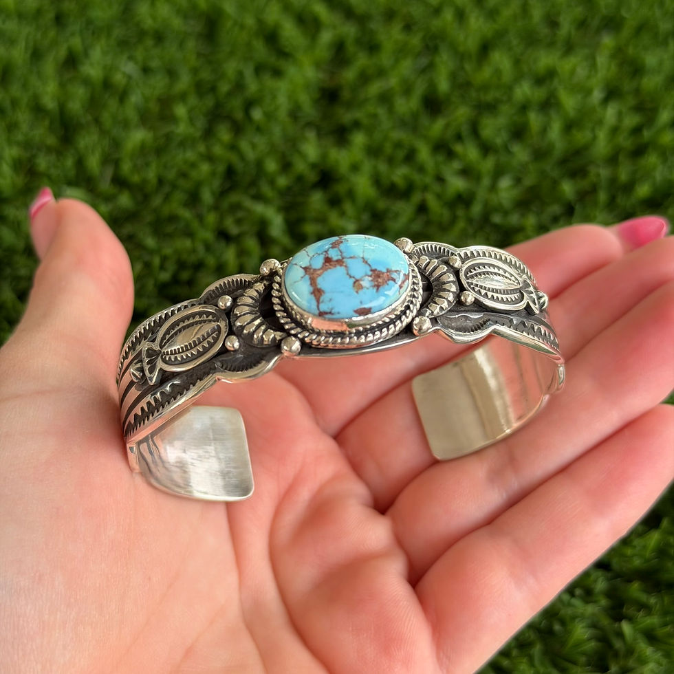 Miniature : LG Golden Hills Turquoise Unisex Scalloped Cuff Handmade by Navajo Happy Piasso