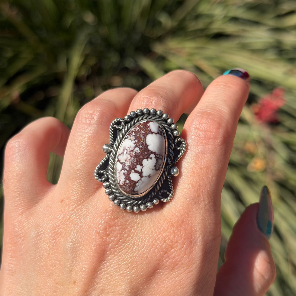 Miniature : Wild Horse Oval Rope Sterling Statement Ring Handmade by Navajo Geneva Apachito