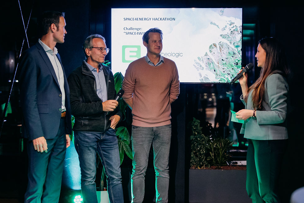 Preisverleihung, vlnr: Christian Orthofer (Energie Steiermark), Karlheinz Gutjahr (Joanneum Research), Lukas Prenner (Energie.Family), Dijana Janevska, Science Park Graz / ESA Space Solutions Austria