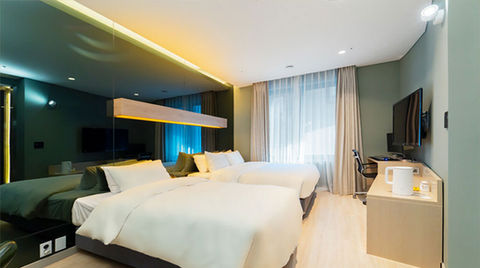 PARTYZ HOTEL GALLERY 13