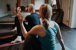 Bewegung mit Herz | Yoga, Thai Yoga Massage und Liebscher & Bracht in Herzhausen