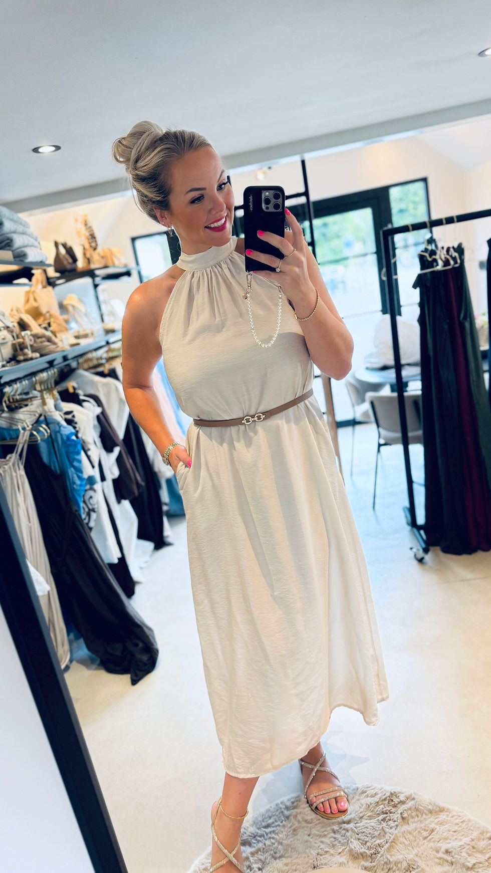 Thumbnail: Jurk Madelon Beige
