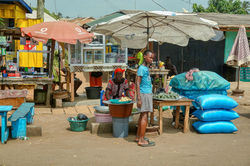 pelas estradas do Gana
