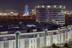 Ashgabat à noite