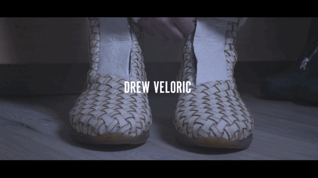 drewveloric_shoezip.gif