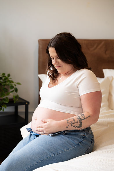 CHELSEACTMATERNITYPHOTOGRAPHER-5.jpg