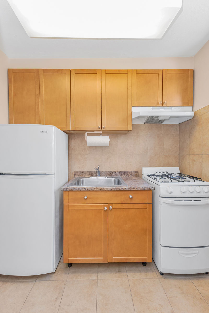 6730_Dartmouth_Street_2G_Kitchen