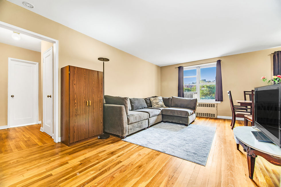 66-37_Yellowstone_Boulevard_4A_LivingRoom
