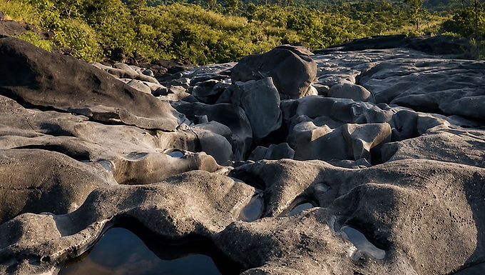 Vale da Lua São Jorge Chapada dos Veadeiros formações rochosas naturais