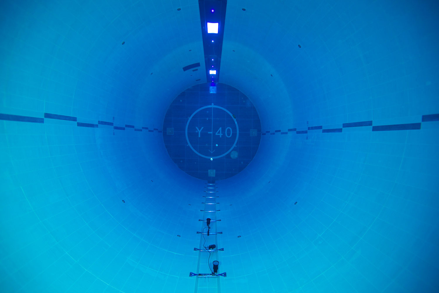 The Deepest Swimming Pool In The World Deepspot opened its doors to the public in the central polish town of mszczonow, about 25 miles (40 kilometres) from the capital.