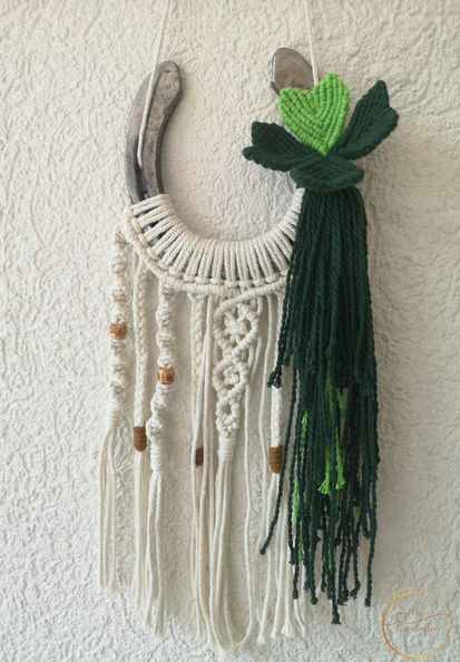 Makramee Hufeisen mit Kleeblatt