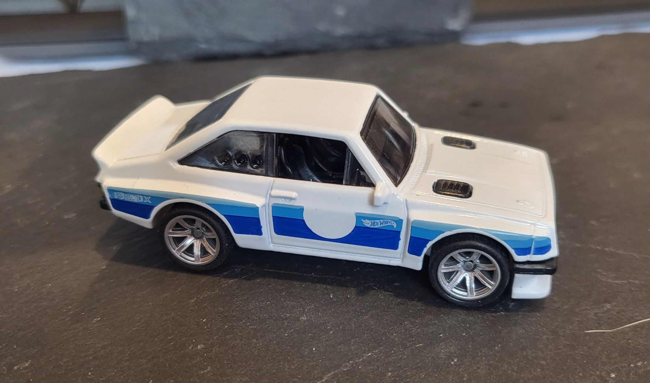 Silver 7 Spoke Wheels with Treaded Tyres