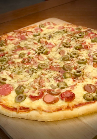 Full Embutidos (Jamón, Queso, Hot Dog, Tocino, Chorizo & Aceituna)