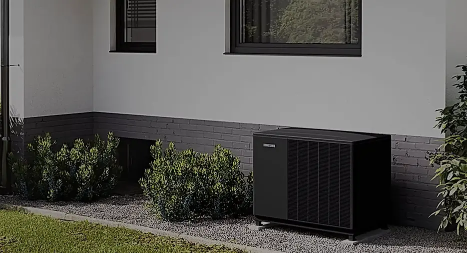 R290 Wärmepumpe Nordhorn: Monoblock-Außengerät für effizientes Heizen.