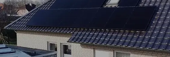 PV Module auf einem Satteldach in Bad Bentheim Ultra Black 485 Wp Winaico