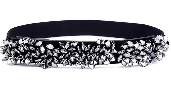 Женский ремень с заклепками