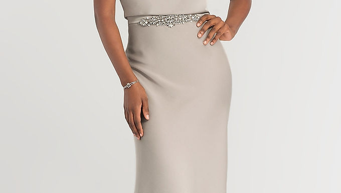 Вечернее платье на тонких бретелях