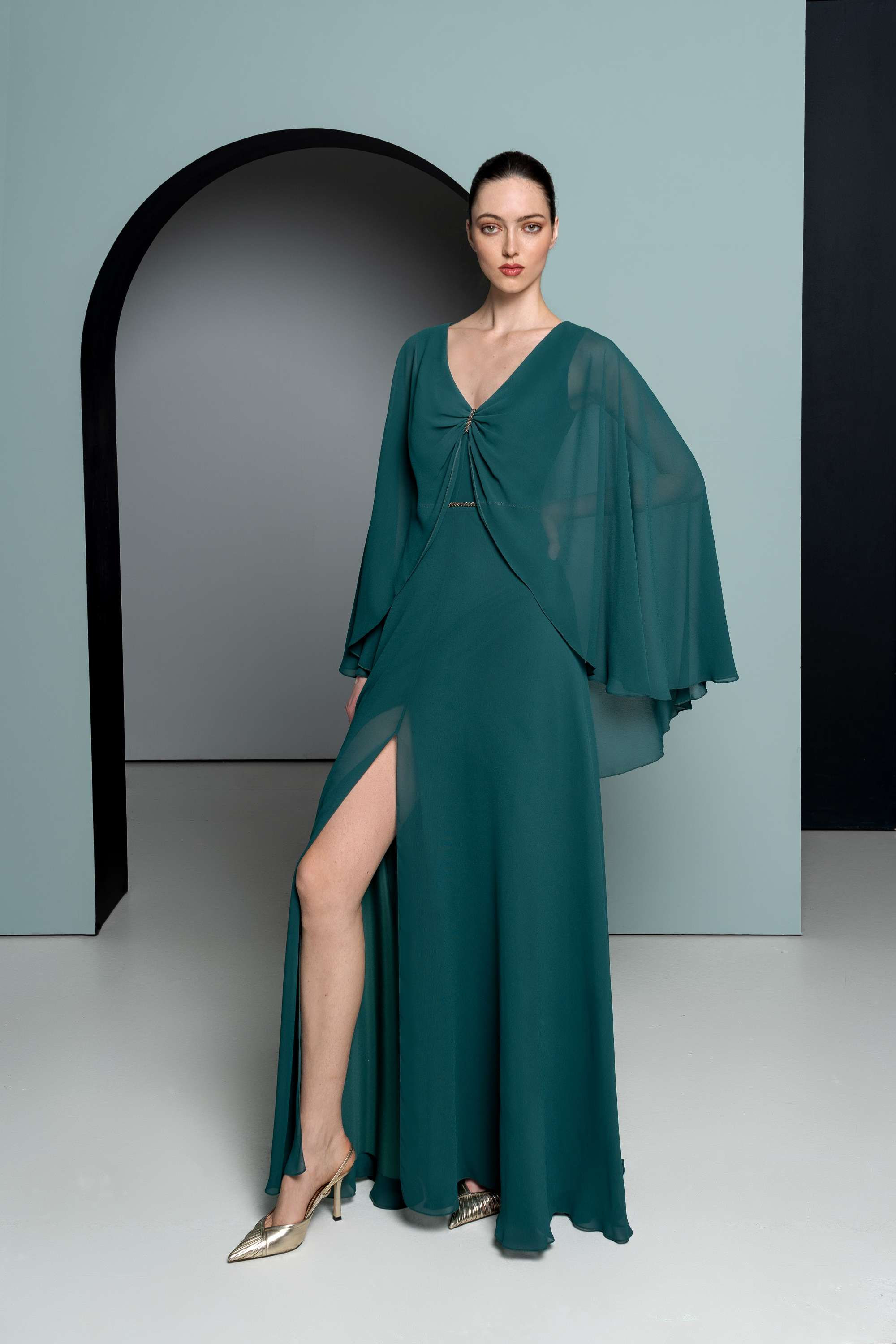 Вечернее платье с накидкой Papilio 0916