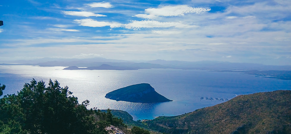 Gipfel am Capo Figari, Wanderungen Sardinien