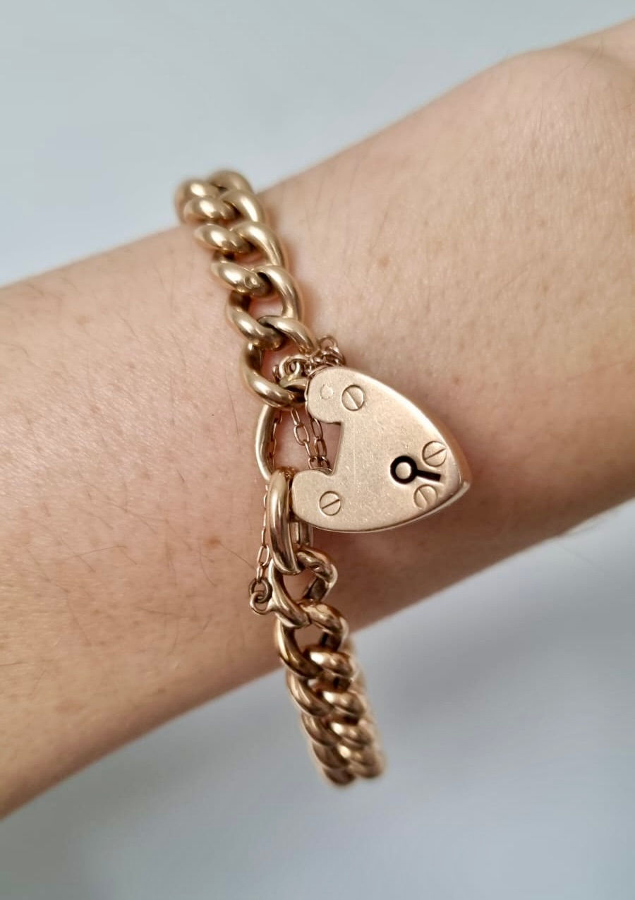Thumbnail: Stunning Antique Edwardian 15K Yellow Gold 7.75 Inch Curb Link Chain Bracelet