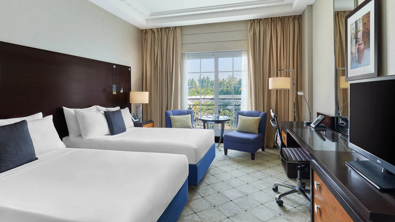 caibr-twin-guestroom-8536-hor-wide.webp