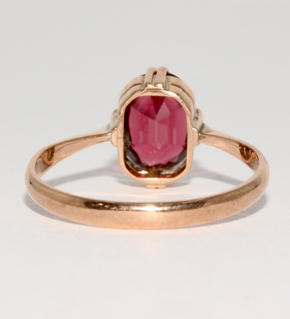 Thumbnail: Antique Edwardian Almandine Garnet Solitaire 9K Gold Ring