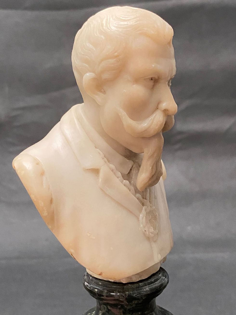 Miniature : Portrait en albâtre de la fin du XIXe
