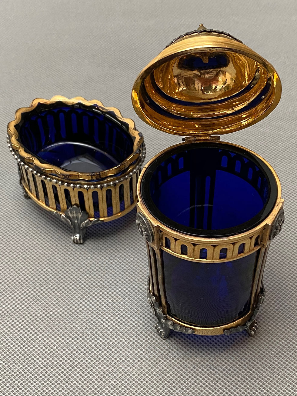 Miniature : Salière et moutardier Belge du XVIIIe siècle en bronze doré et argenté